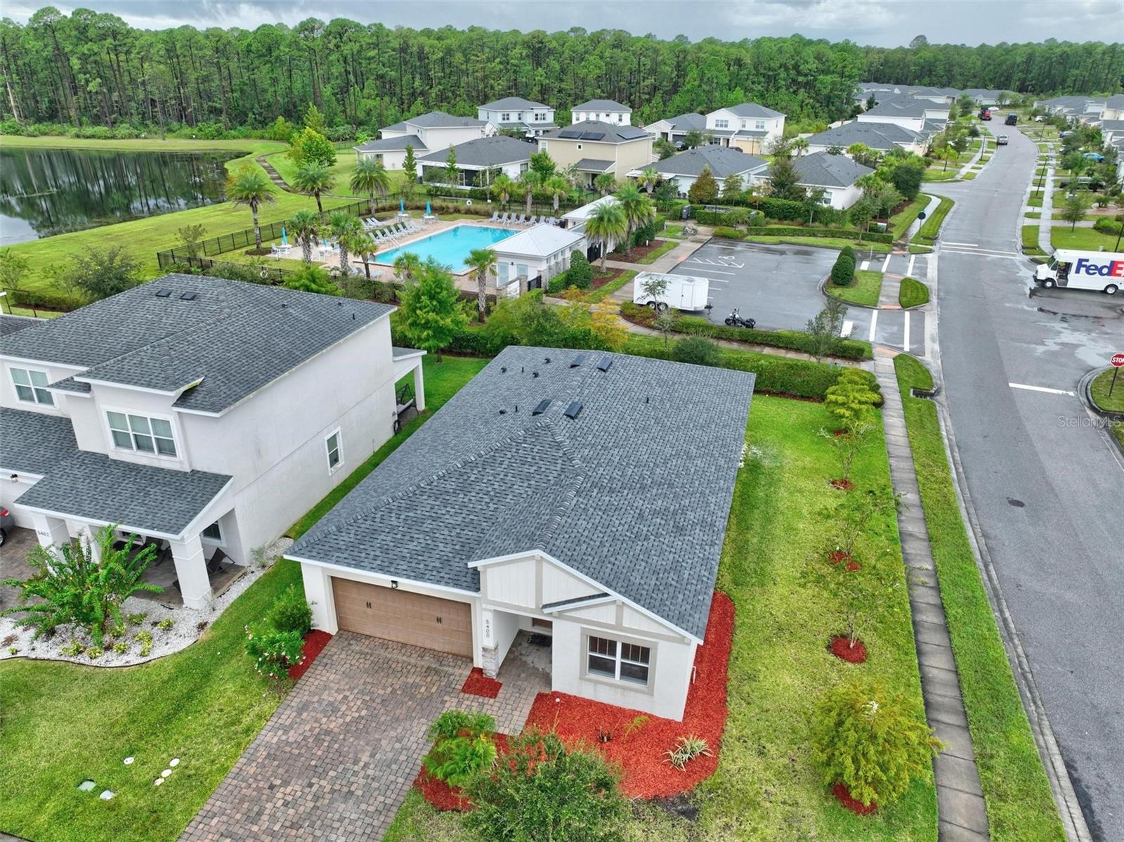 Image 4 of 70 For 5400 Hutchinson Street