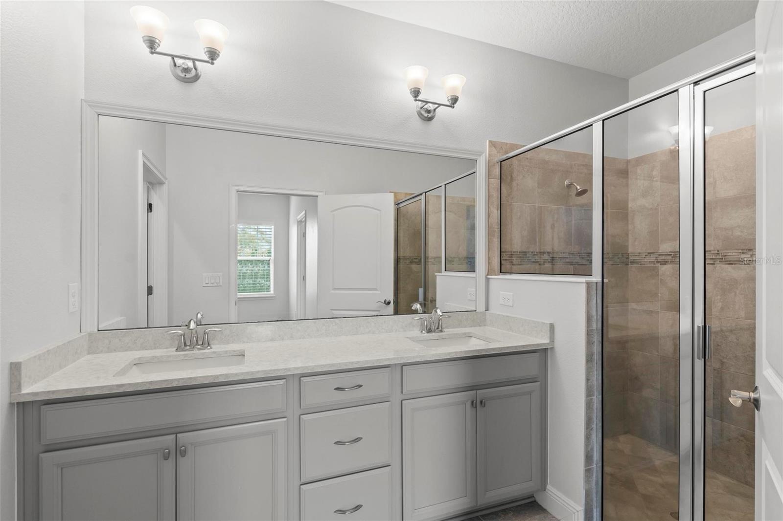 Image 42 of 70 For 5400 Hutchinson Street