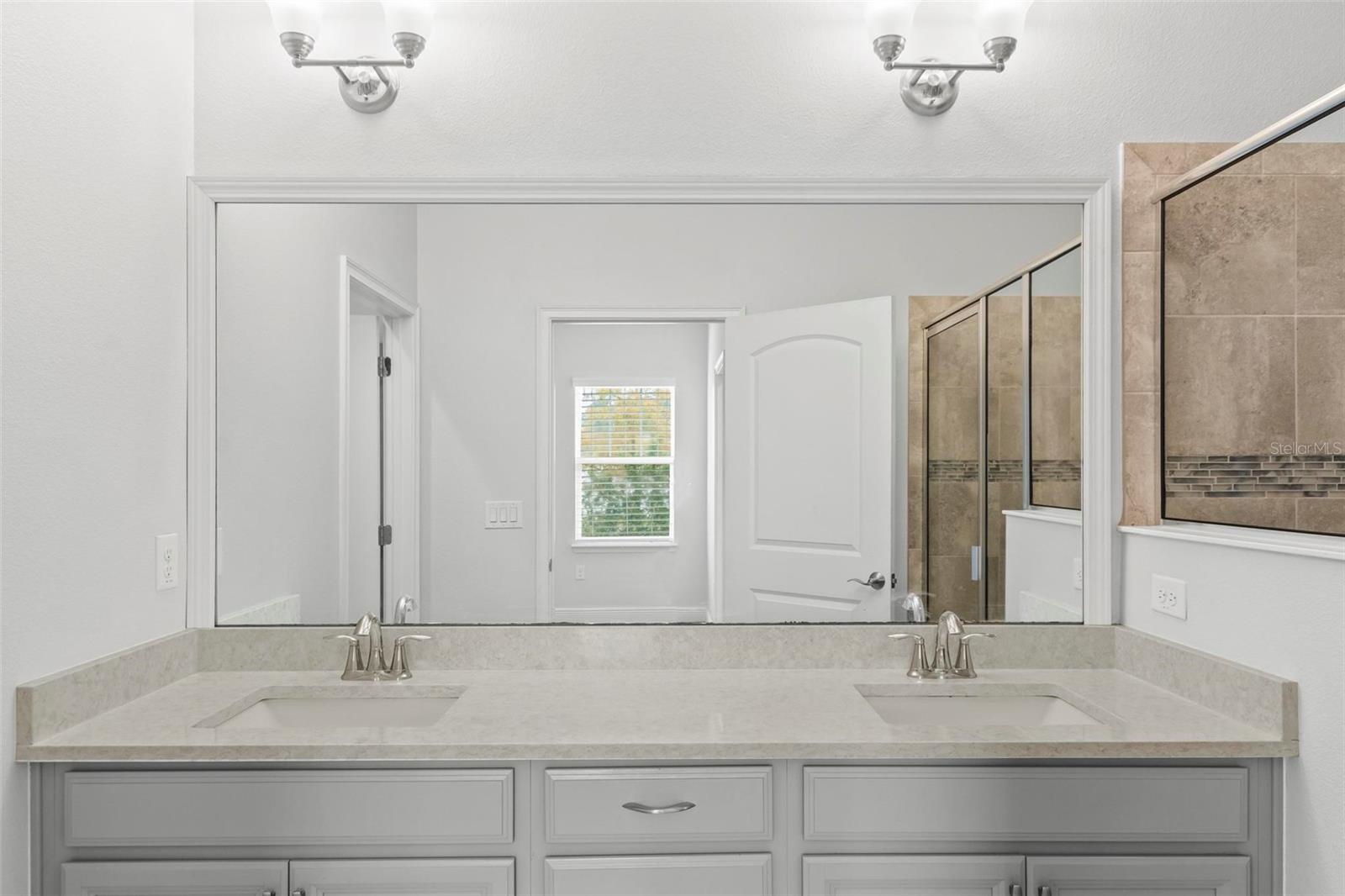 Image 49 of 70 For 5400 Hutchinson Street