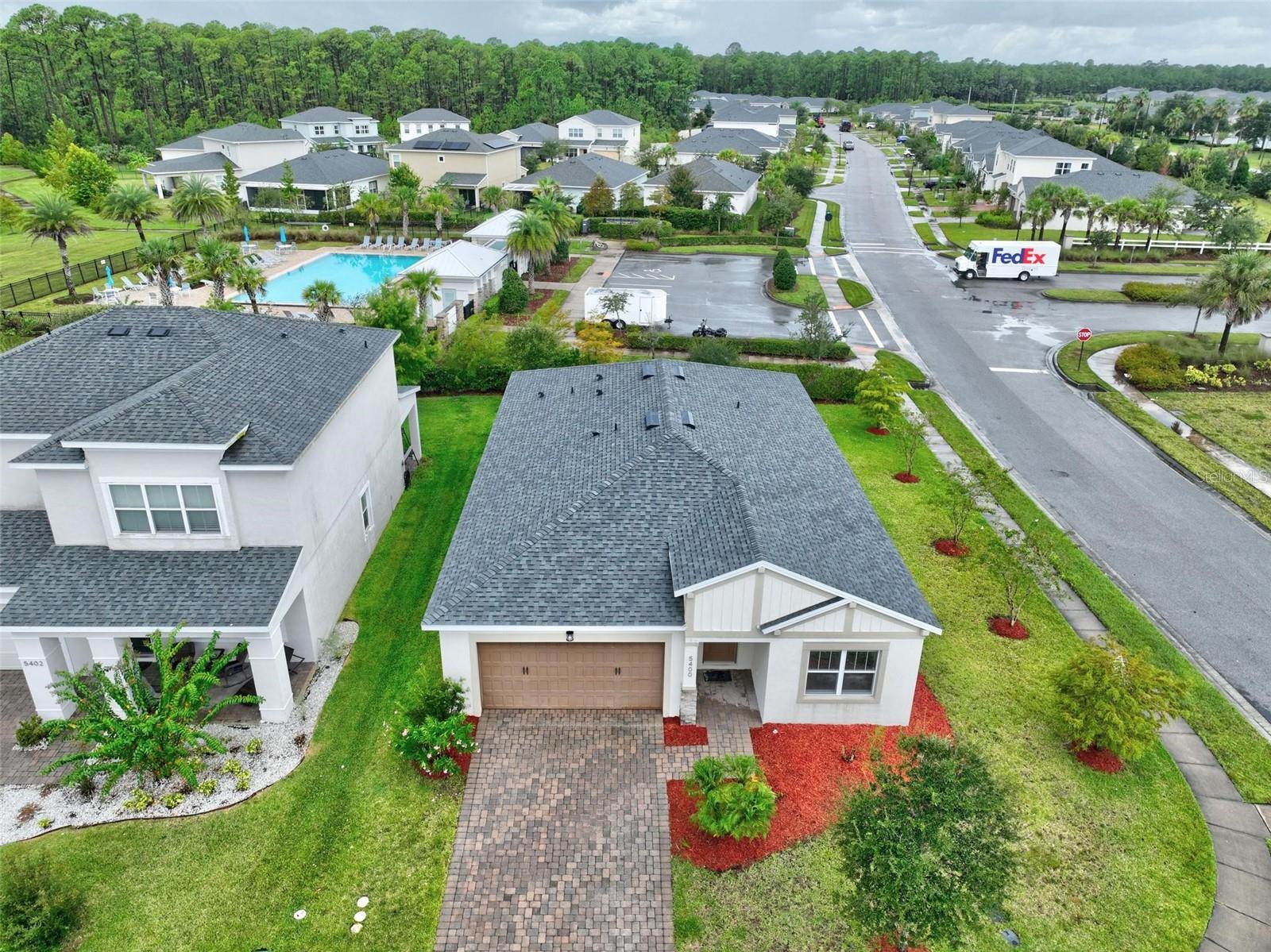 Image 5 of 70 For 5400 Hutchinson Street