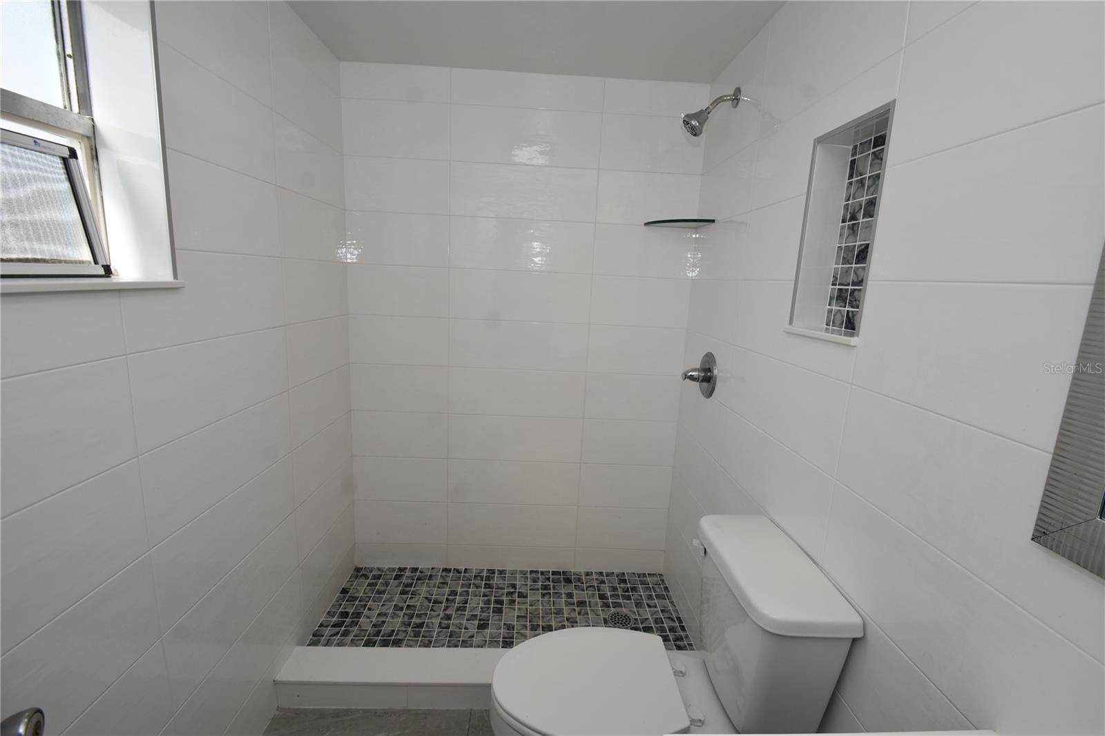 Image 24 of 35 For 509 Central Avenue A