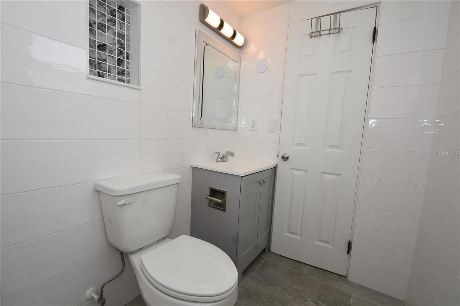 Image 25 of 35 For 509 Central Avenue A