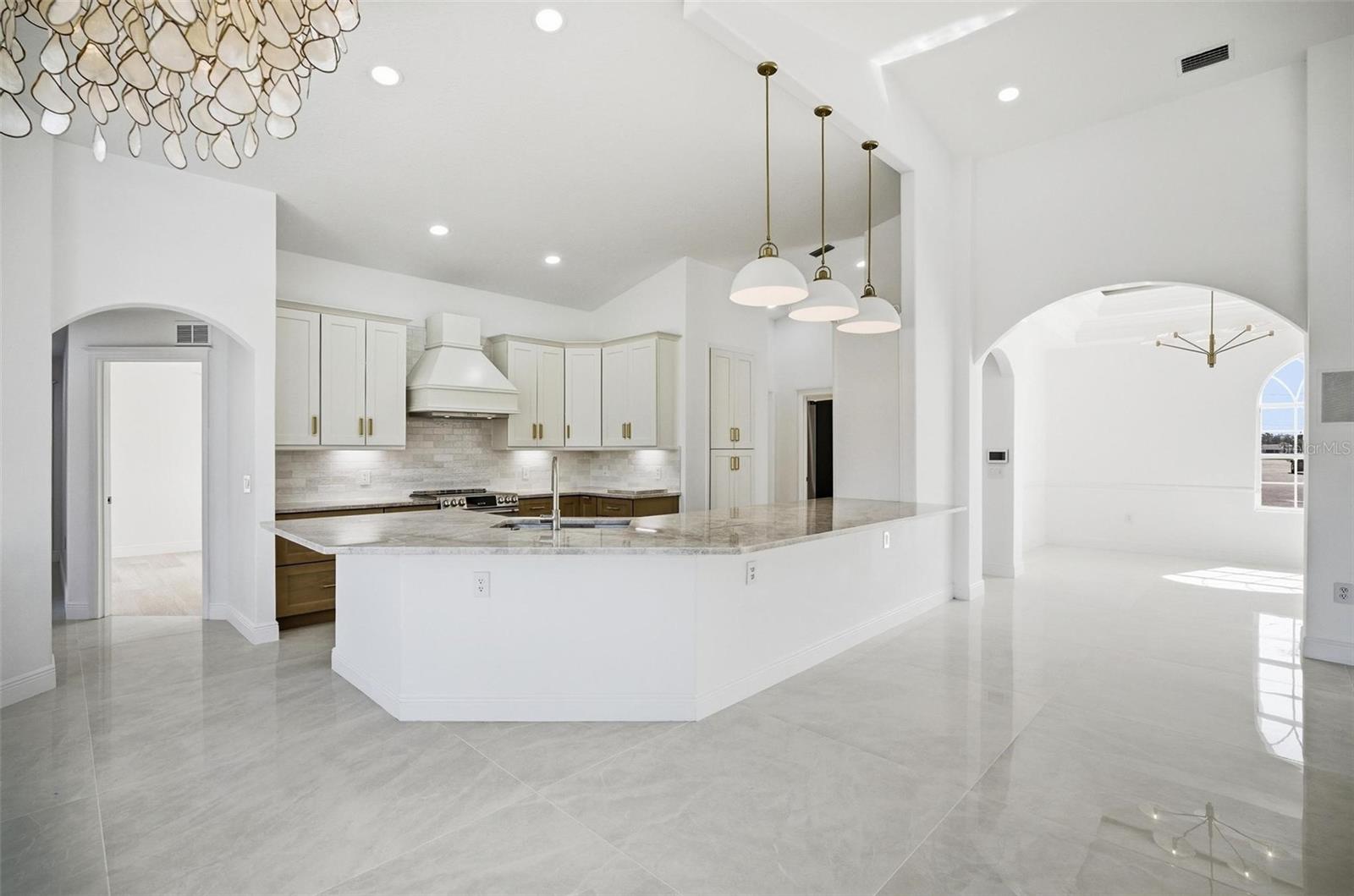 Image 13 of 84 For 34 Clermont Court