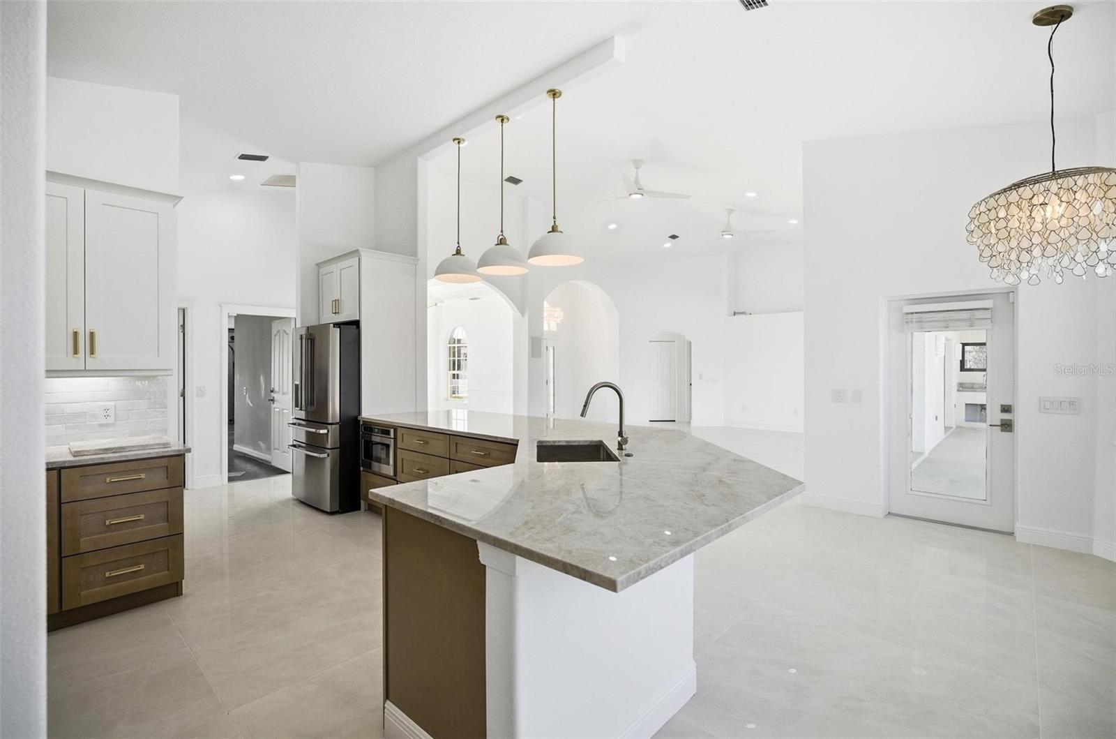 Image 17 of 84 For 34 Clermont Court