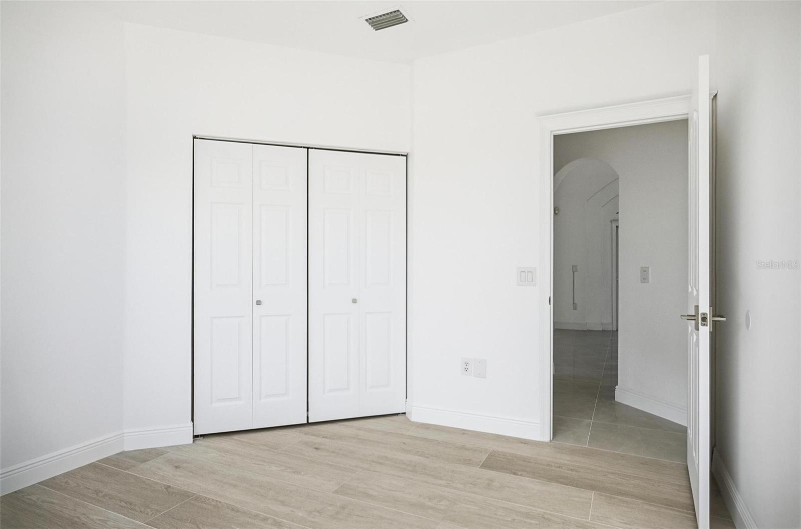 Image 32 of 84 For 34 Clermont Court