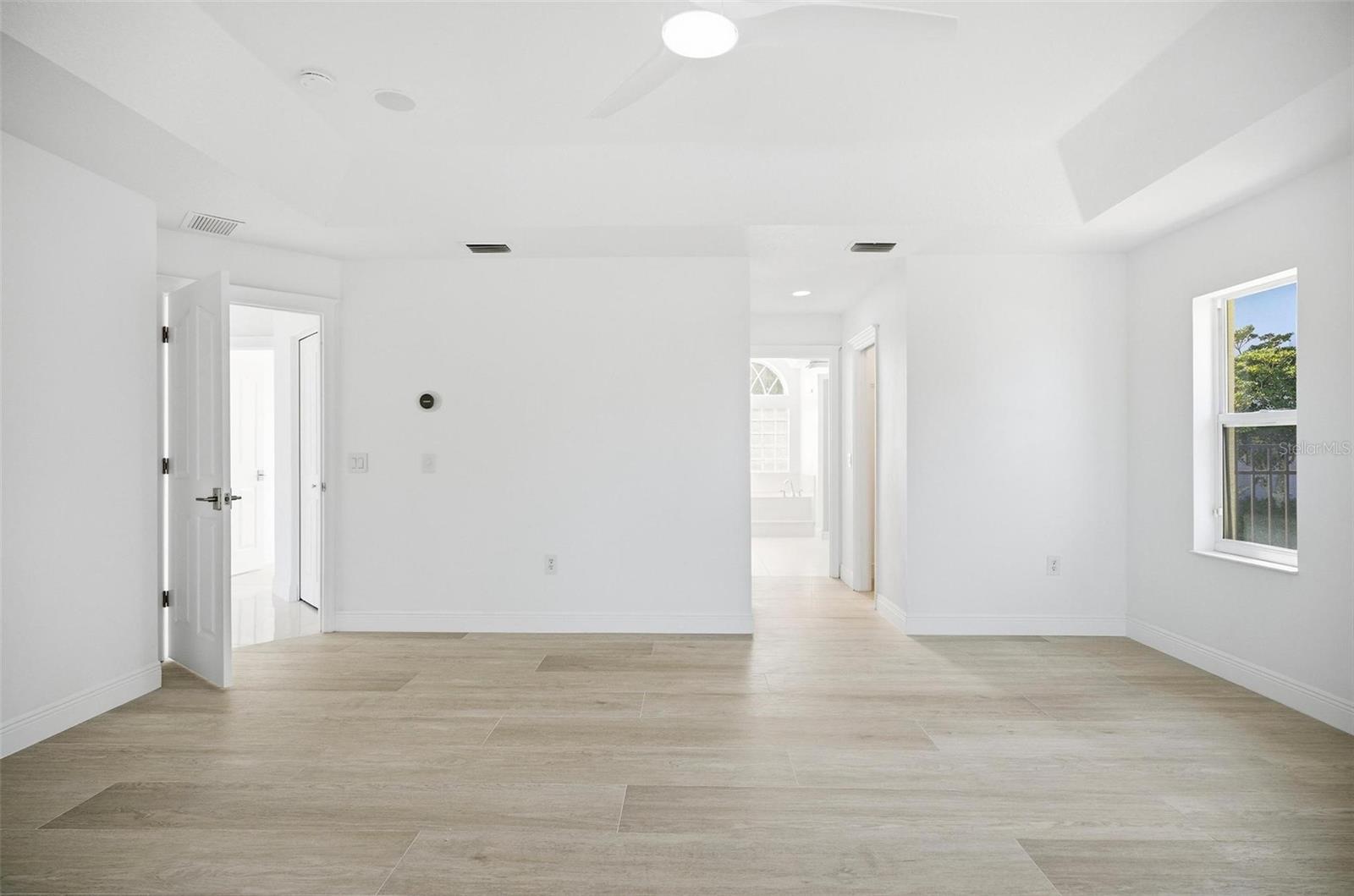 Image 36 of 84 For 34 Clermont Court