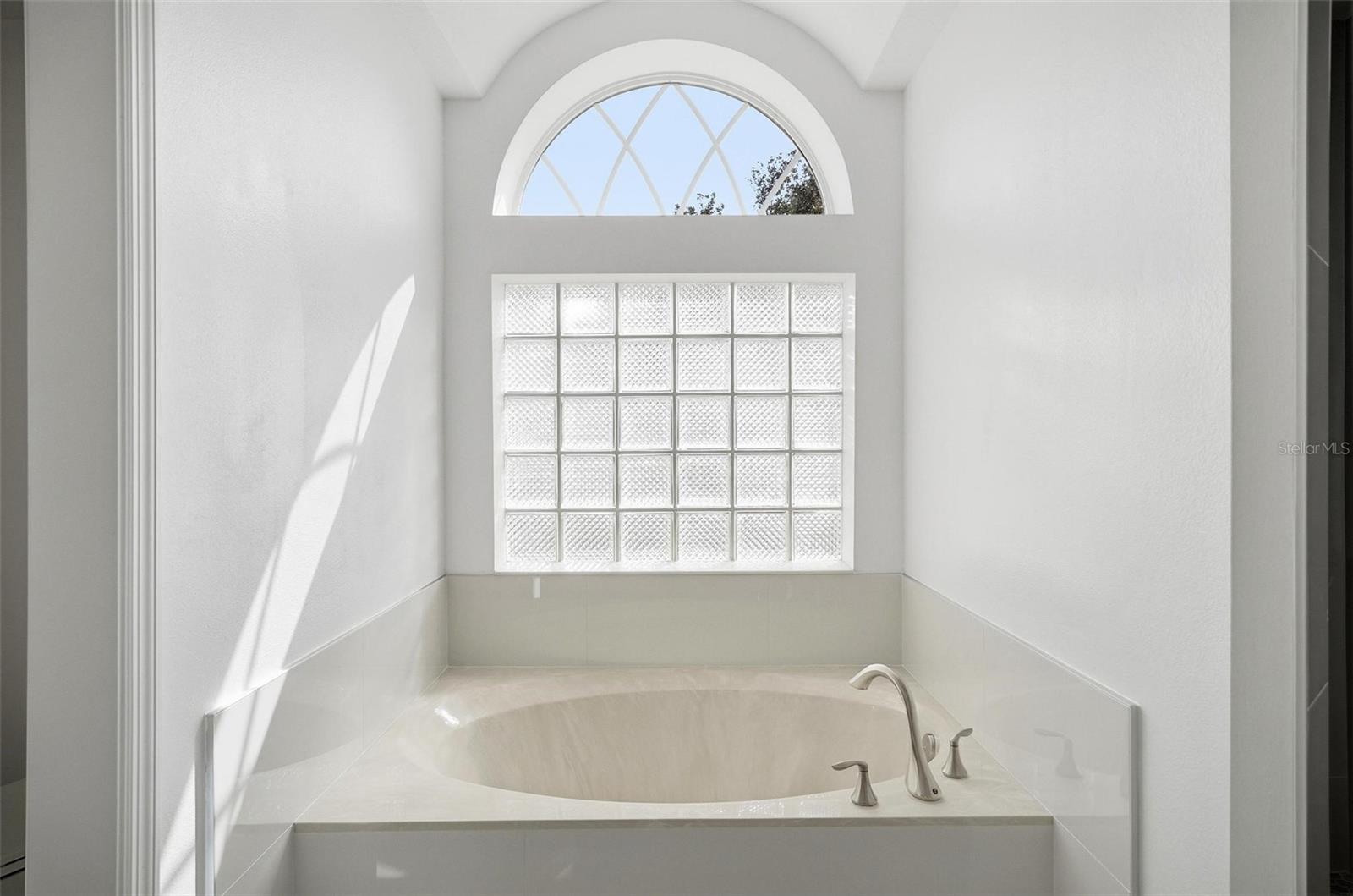 Image 44 of 84 For 34 Clermont Court