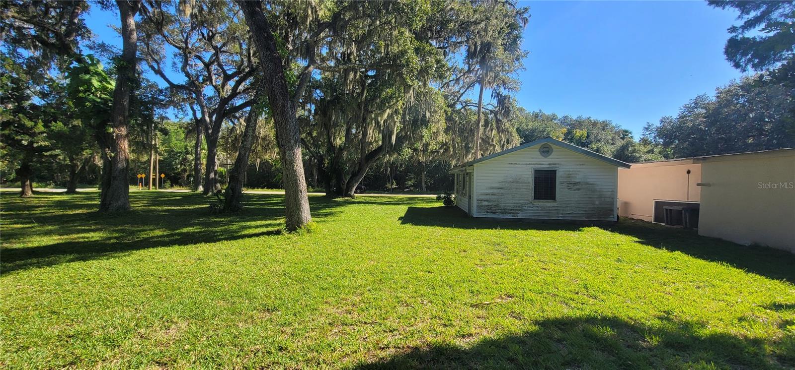 Image 10 of 18 For 2 Seminole Avenue