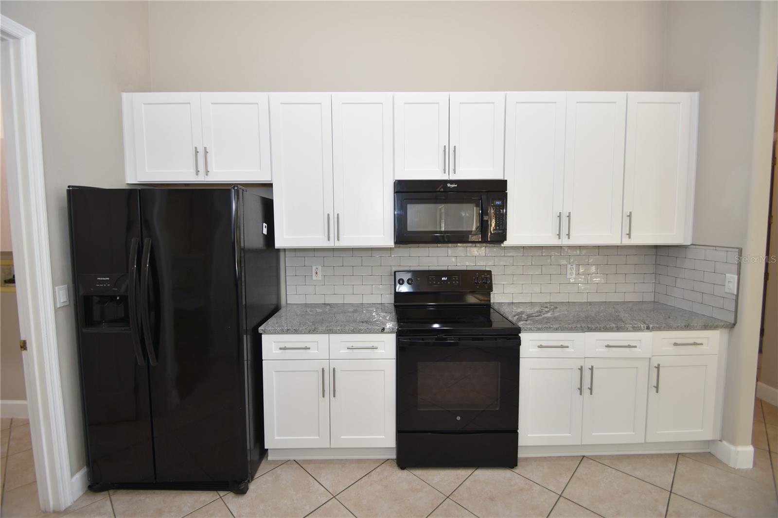 Image 10 of 45 For 16 Eastlake Drive