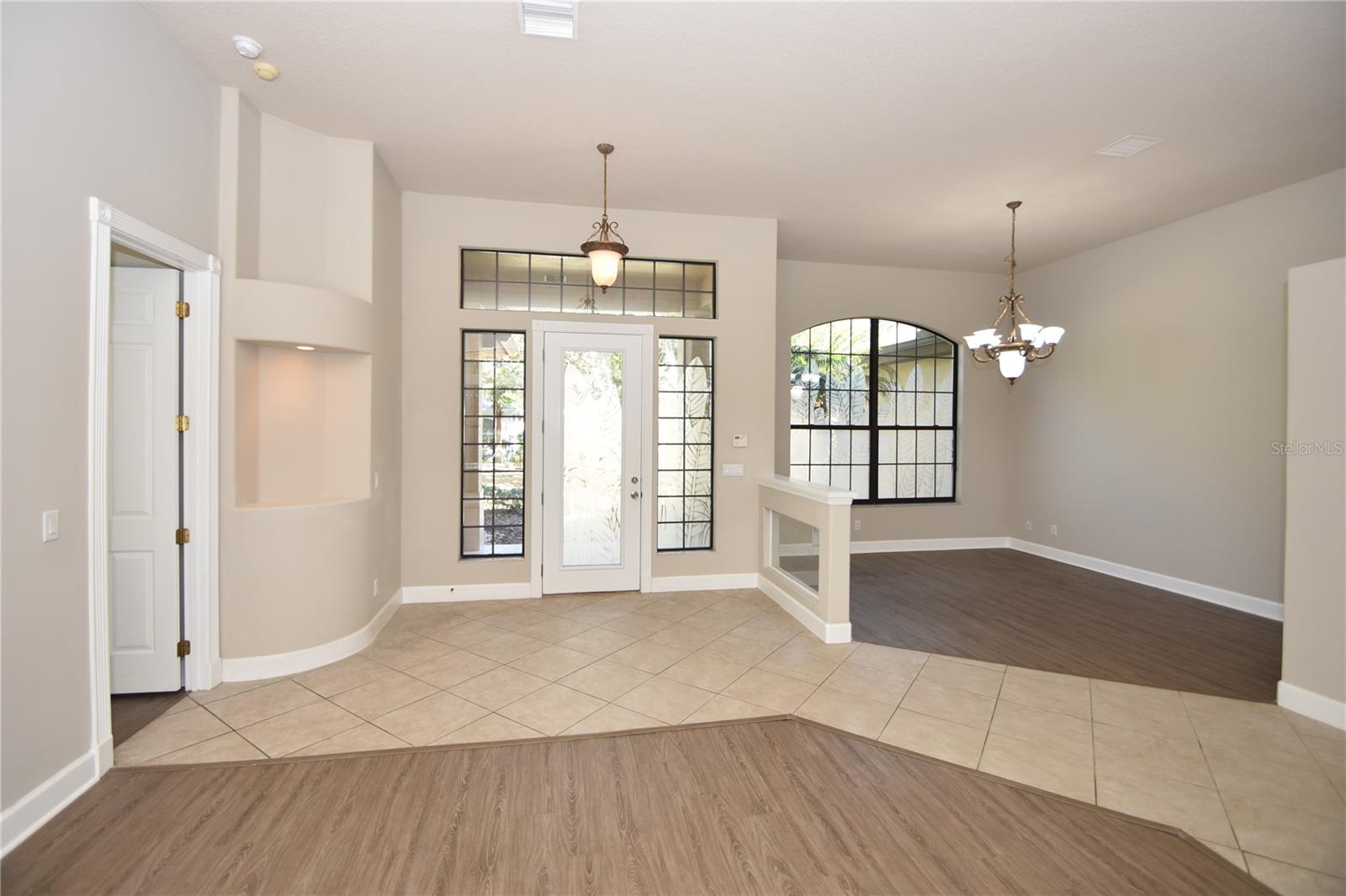 Image 4 of 45 For 16 Eastlake Drive