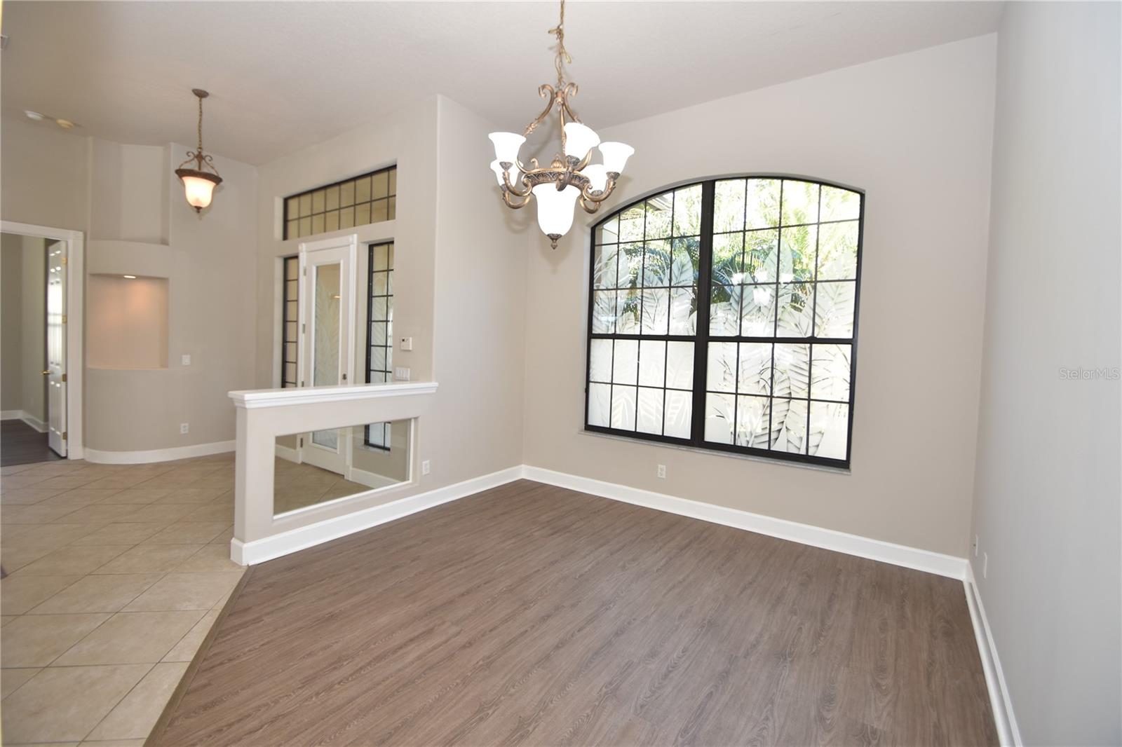 Image 5 of 45 For 16 Eastlake Drive