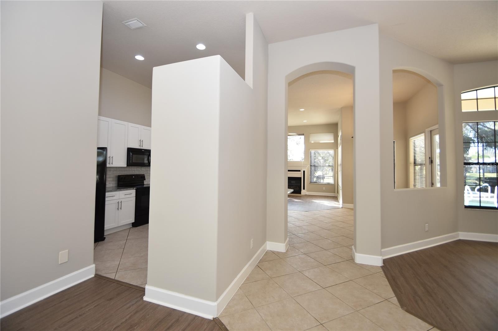 Image 7 of 45 For 16 Eastlake Drive