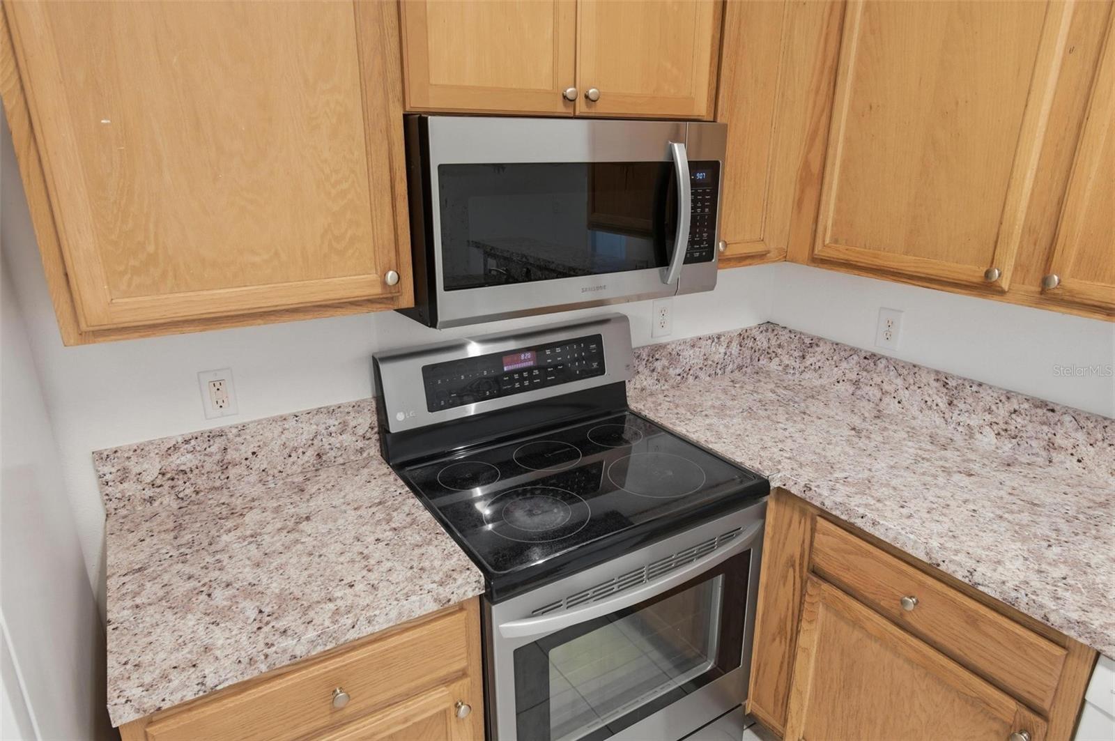 Image 18 of 40 For 6 Plateau Place