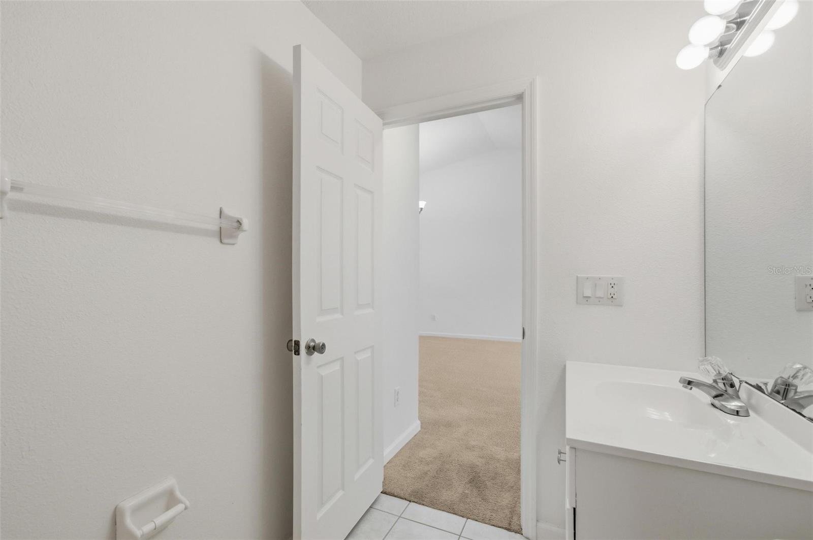 Image 33 of 40 For 6 Plateau Place