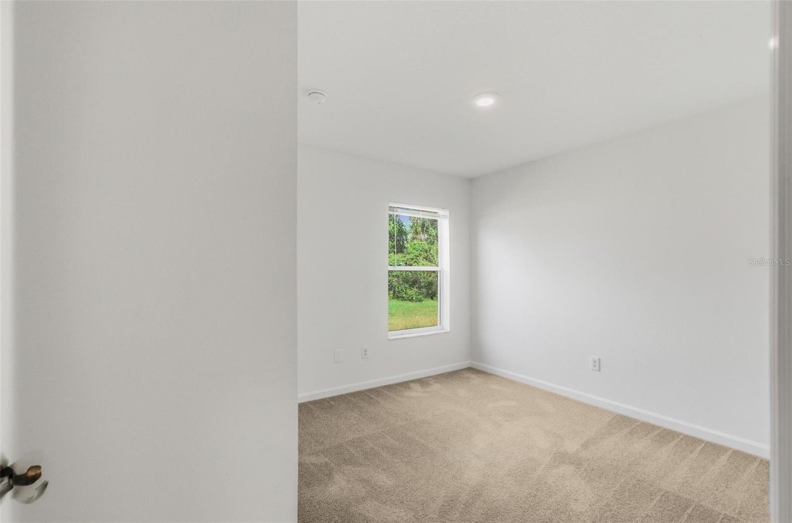 Image 34 of 40 For 6 Plateau Place