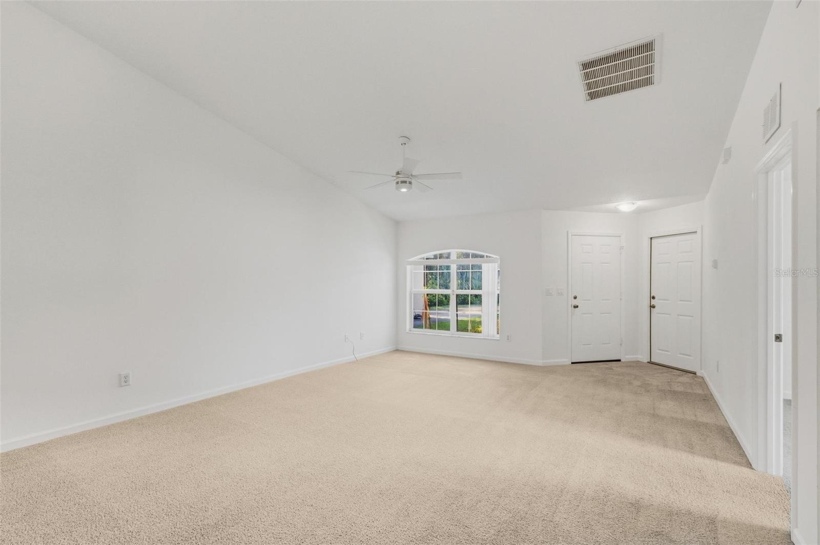 Image 7 of 40 For 6 Plateau Place