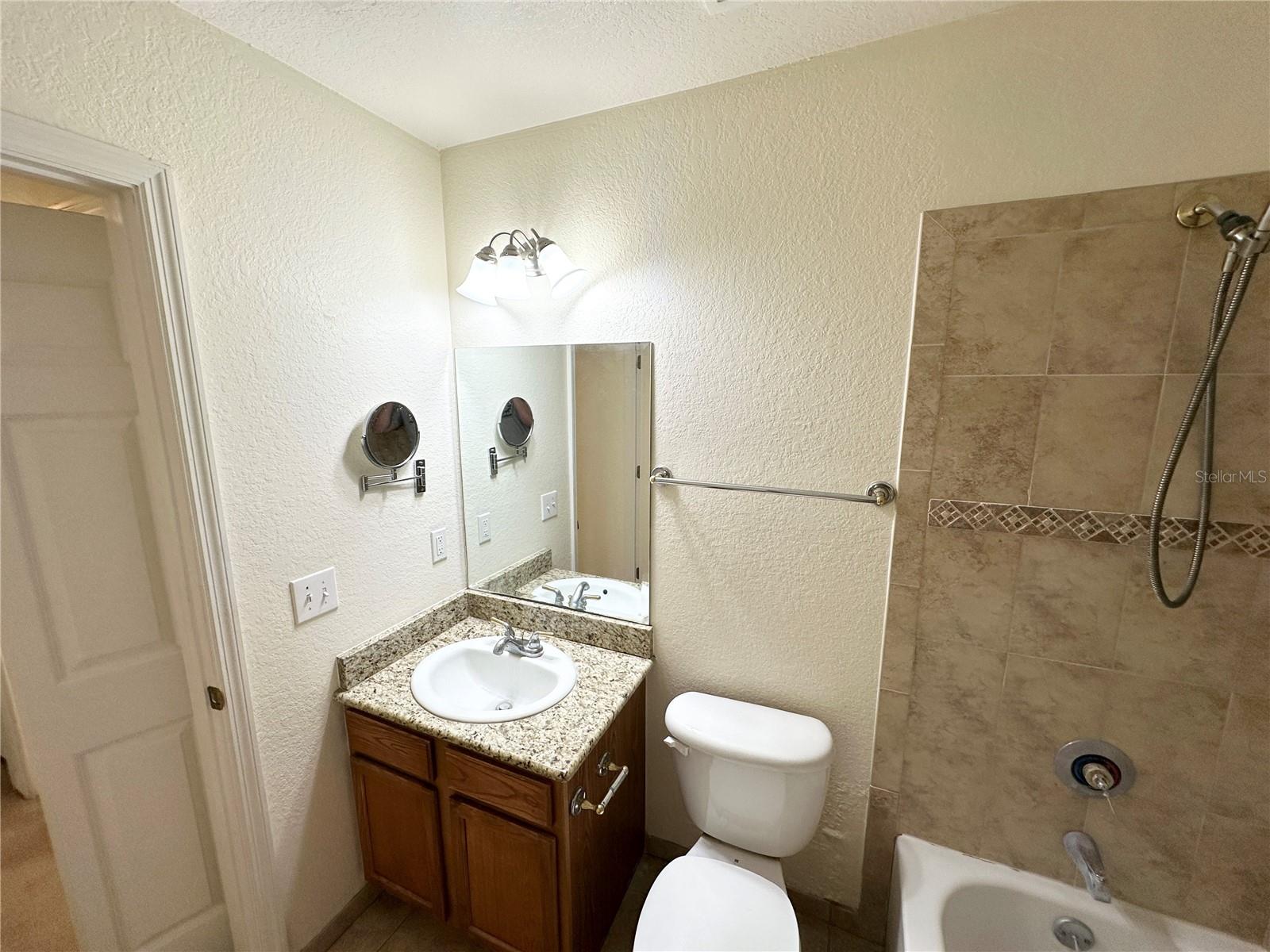 Image 20 of 23 For 4600 Moody Boulevard E 1k