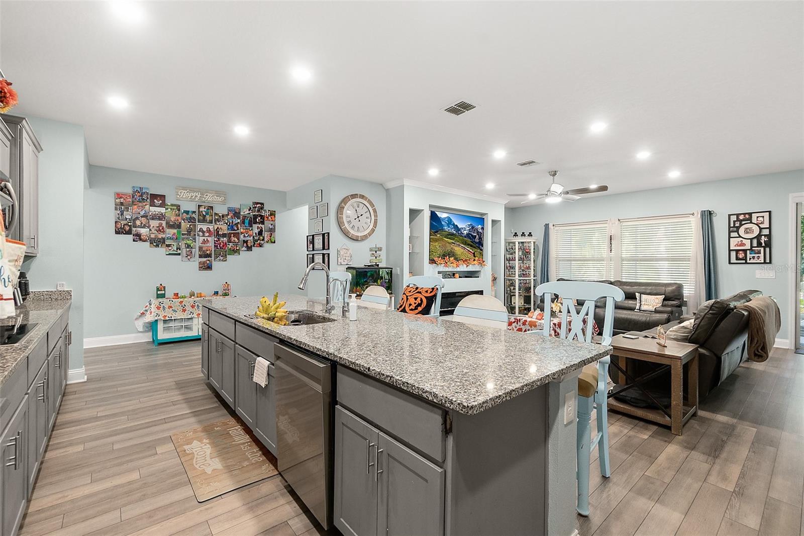 Image 28 of 46 For 3 Llacer Place