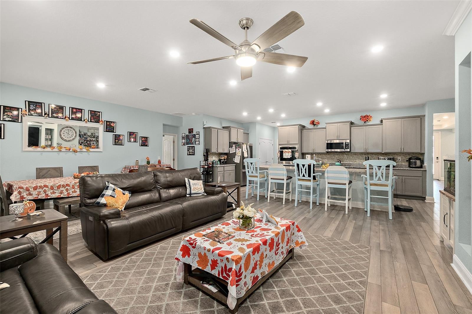 Image 33 of 46 For 3 Llacer Place