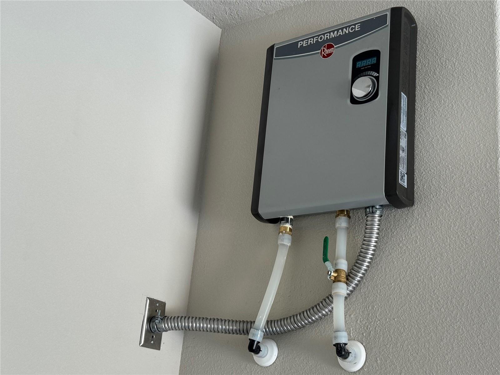 Image 14 of 15 For 21 Columbia Lane A