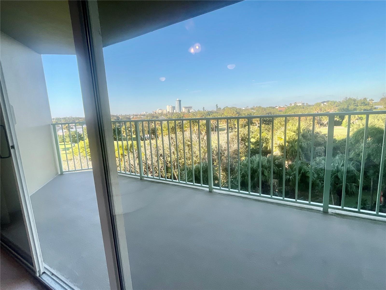 Image 11 of 47 For 4 Oceans West Boulevard 402b