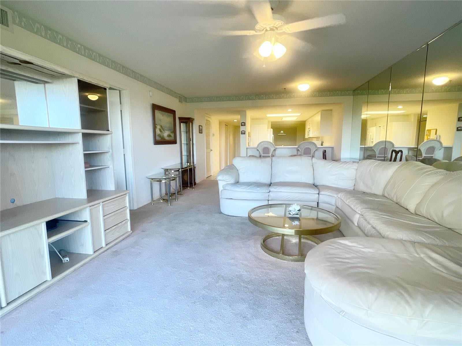 Image 14 of 47 For 4 Oceans West Boulevard 402b