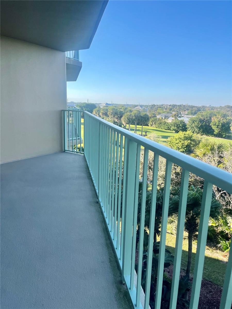 Image 15 of 47 For 4 Oceans West Boulevard 402b