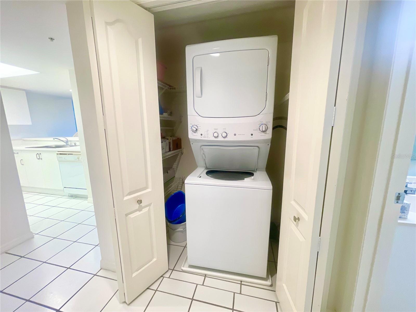 Image 27 of 47 For 4 Oceans West Boulevard 402b