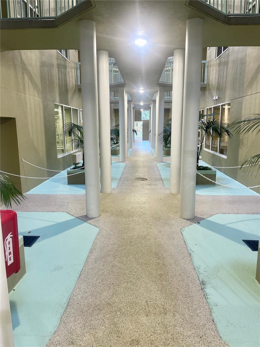 Image 29 of 47 For 4 Oceans West Boulevard 402b