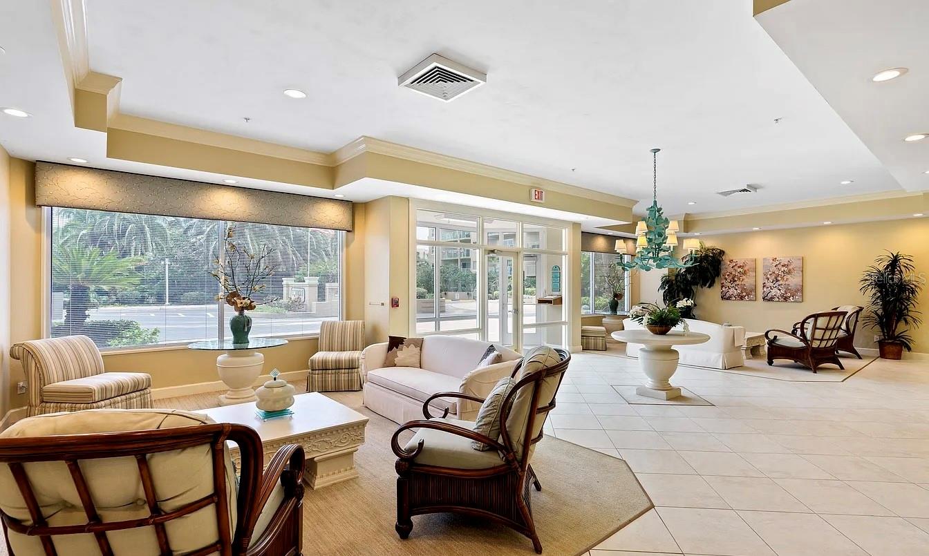 Image 32 of 47 For 4 Oceans West Boulevard 402b