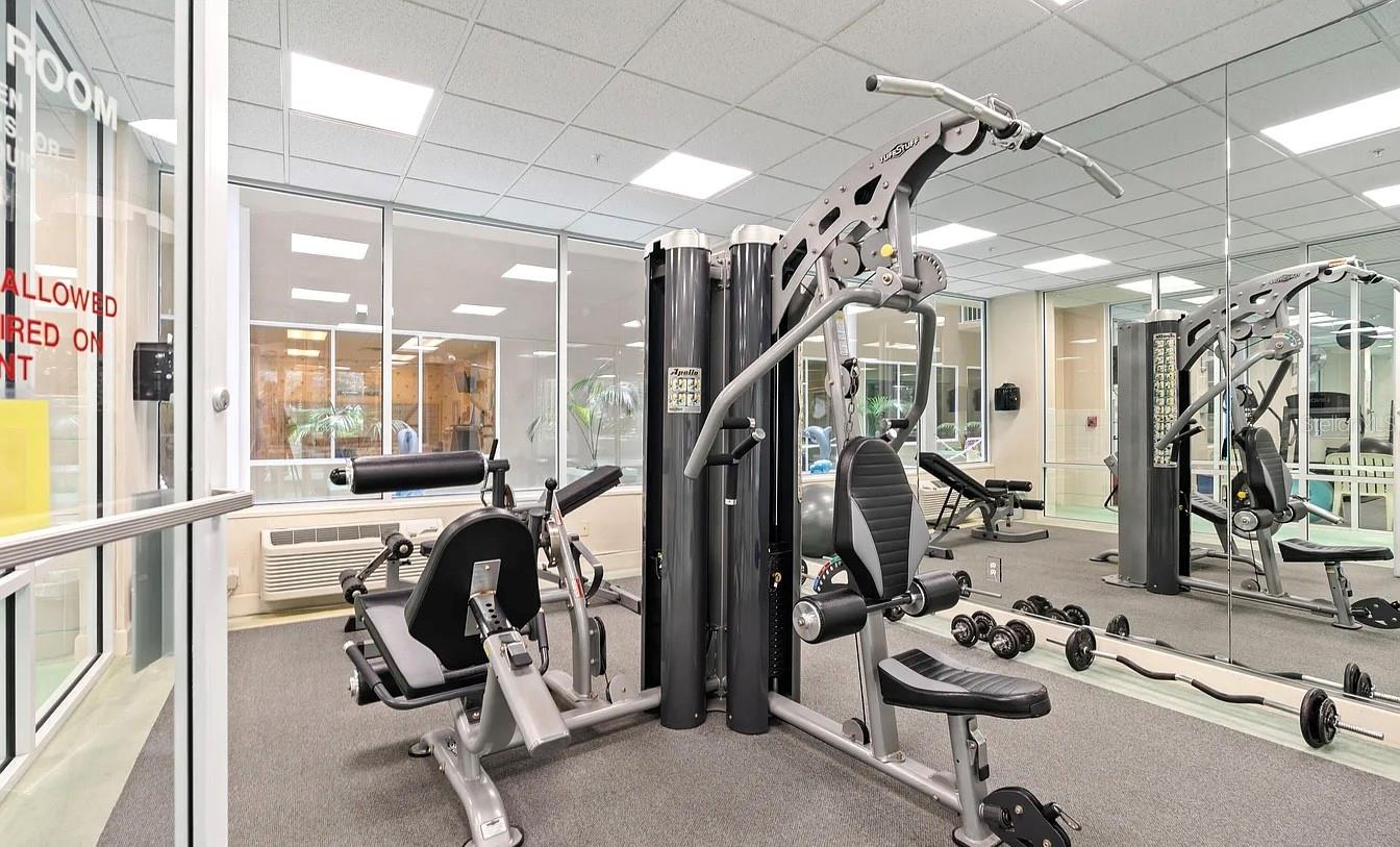 Image 37 of 47 For 4 Oceans West Boulevard 402b