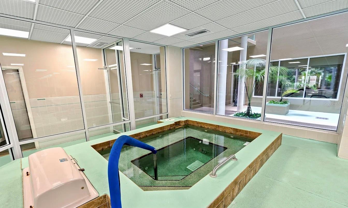 Image 42 of 47 For 4 Oceans West Boulevard 402b