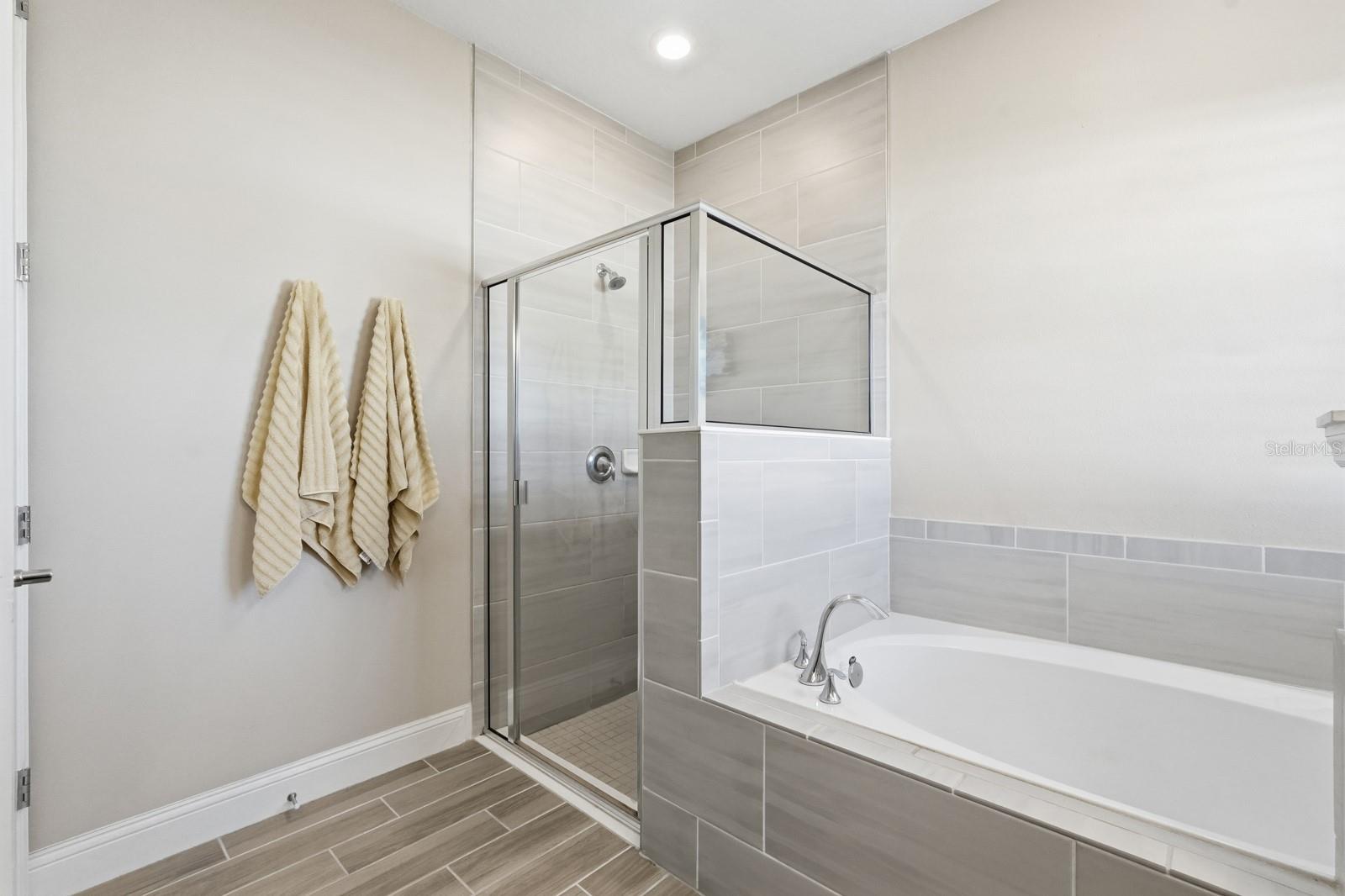 Image 25 of 46 For 4138 Clifden Drive