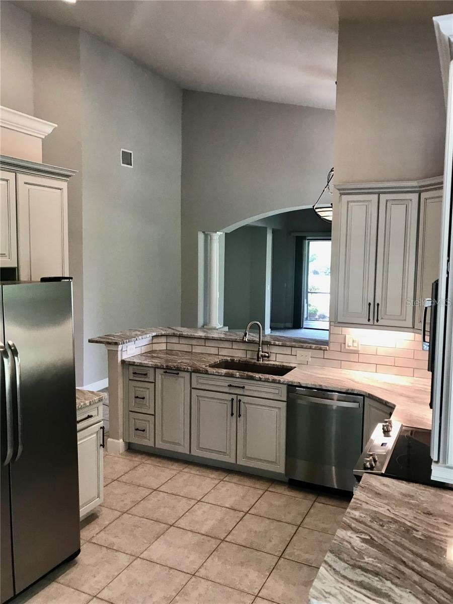 Image 8 of 49 For 37 River Landing Drive