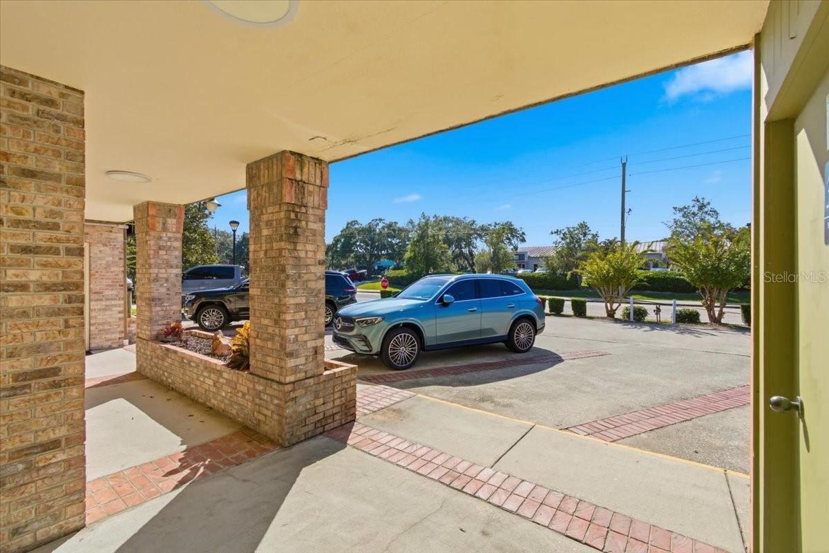 Image 17 of 98 For 7 Florida Park Drive N