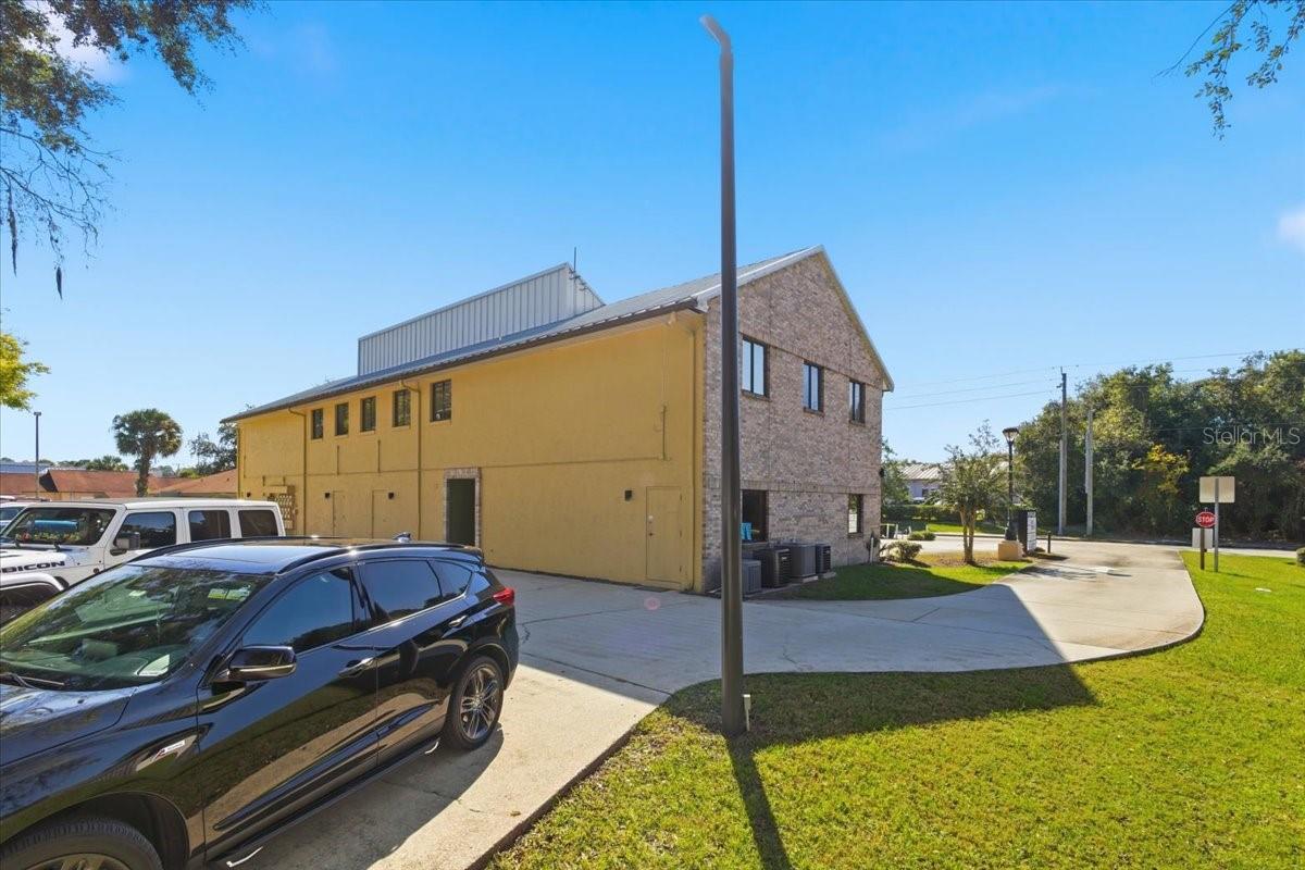 Image 20 of 98 For 7 Florida Park Drive N