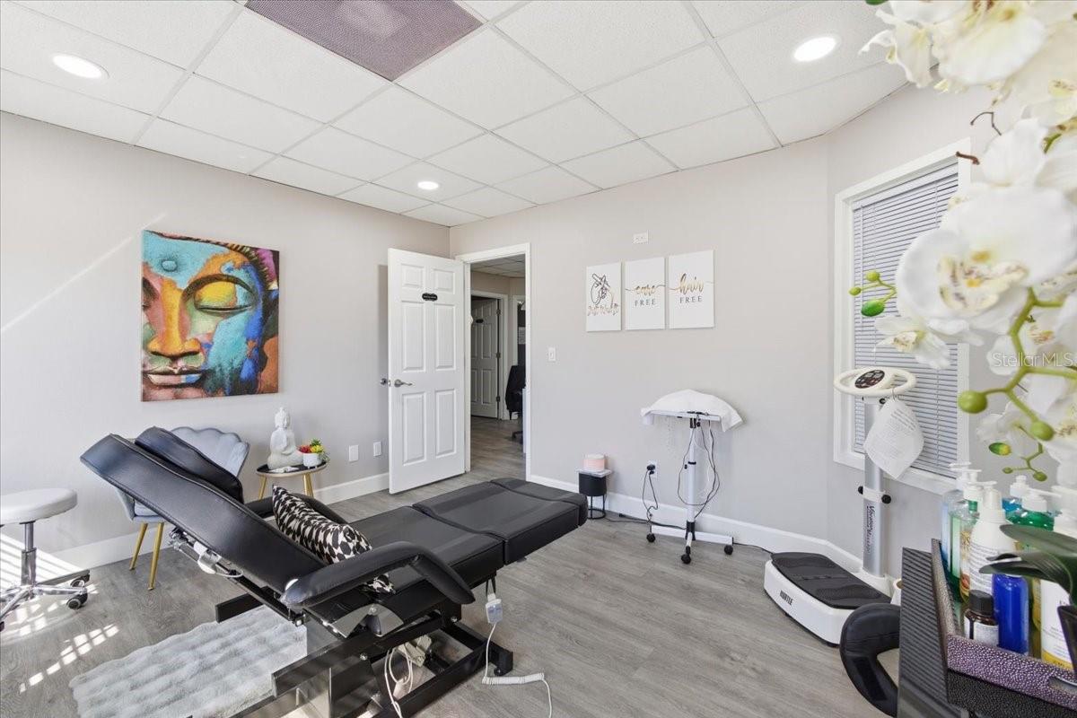 Image 29 of 98 For 7 Florida Park Drive N