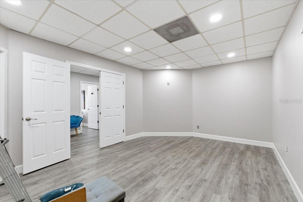 Image 34 of 98 For 7 Florida Park Drive N