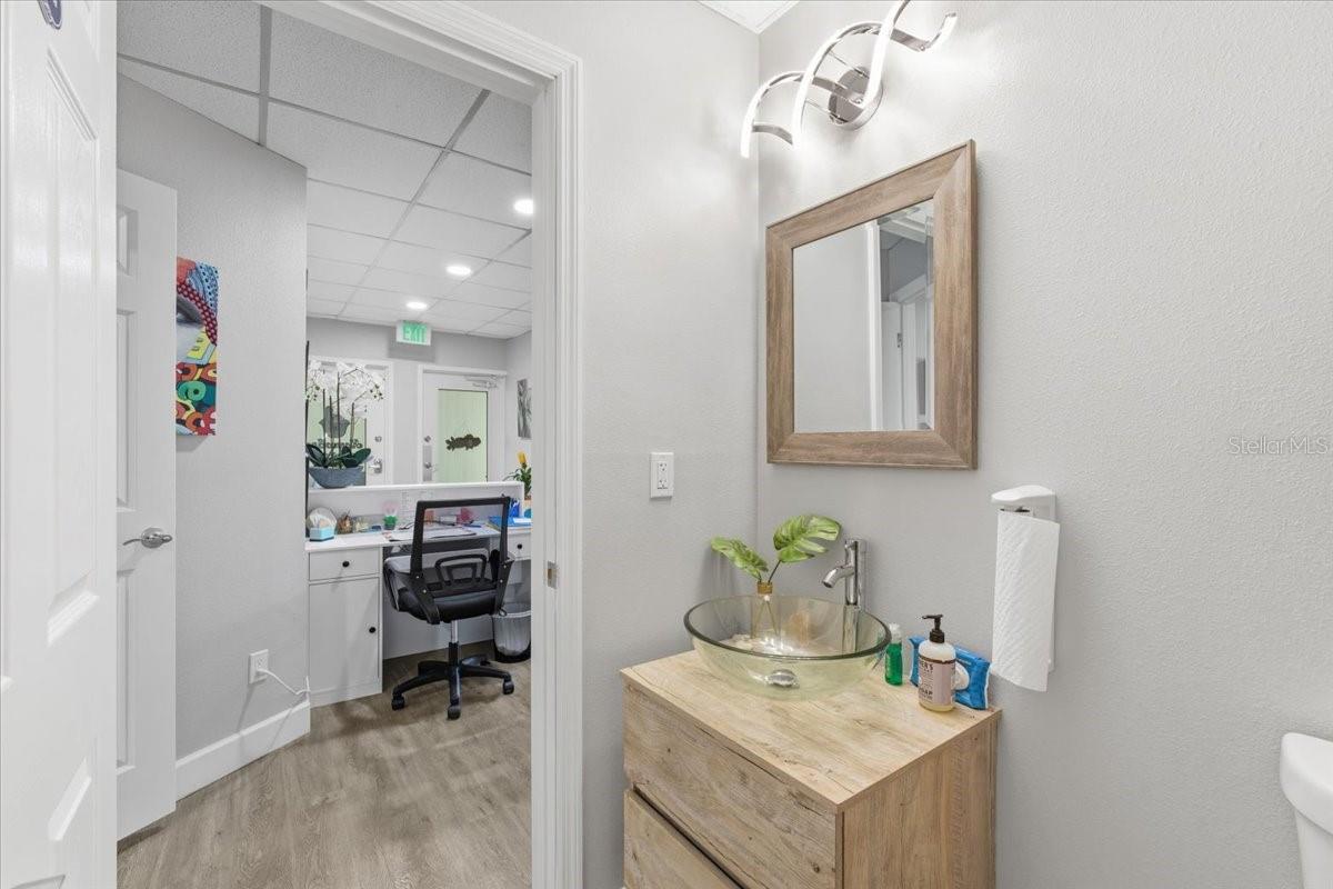 Image 39 of 98 For 7 Florida Park Drive N