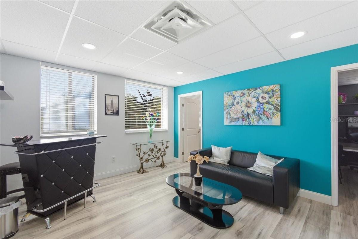 Image 40 of 98 For 7 Florida Park Drive N