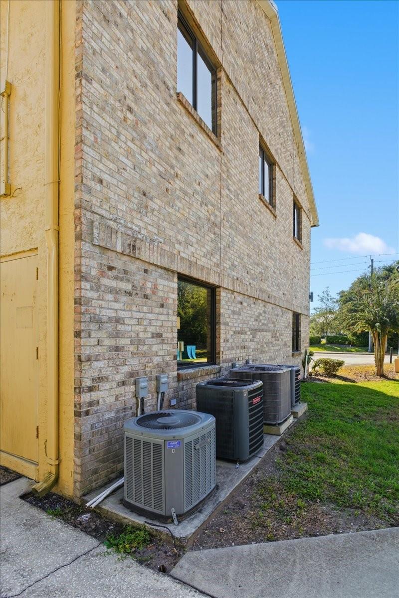 Image 53 of 98 For 7 Florida Park Drive N