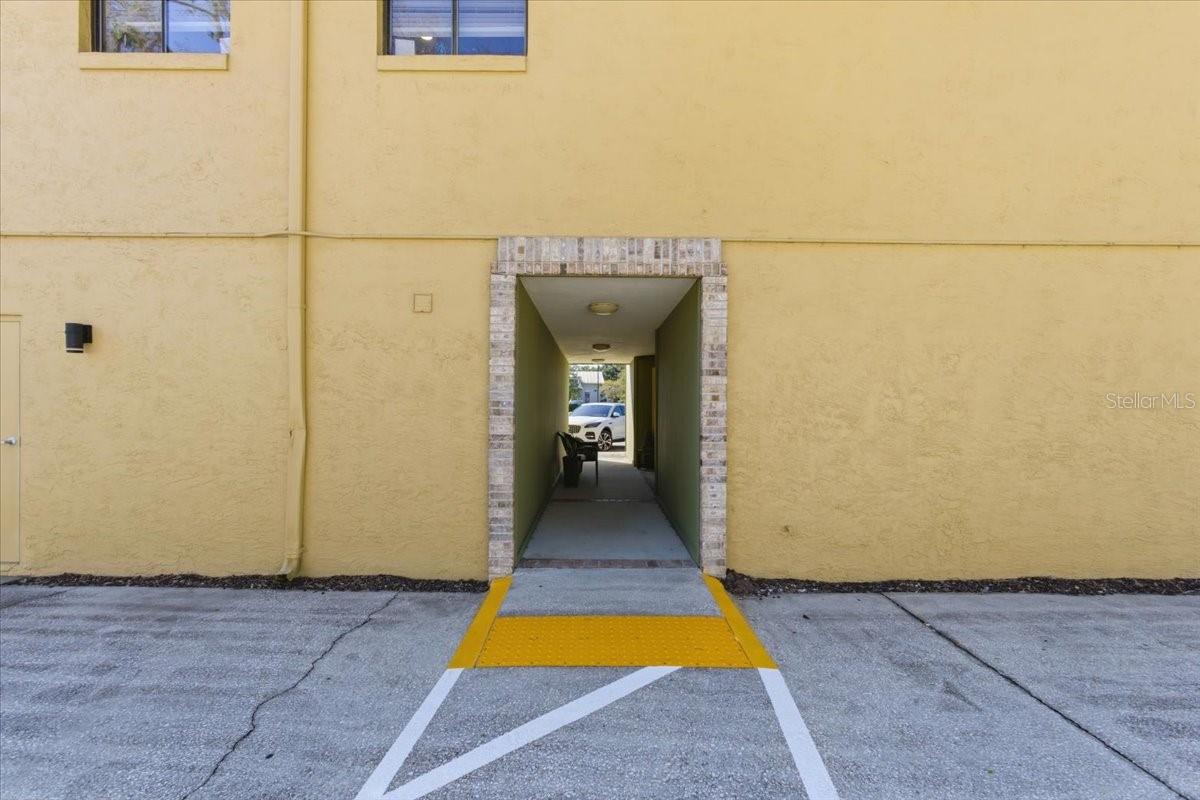 Image 55 of 98 For 7 Florida Park Drive N