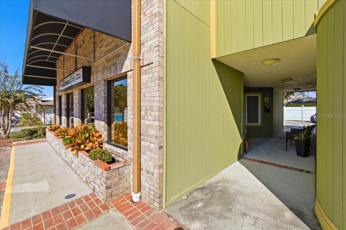 Image 9 of 98 For 7 Florida Park Drive N