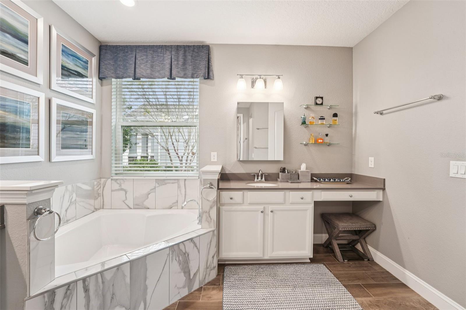 Image 29 of 91 For 2785 Las Calinas Boulevard