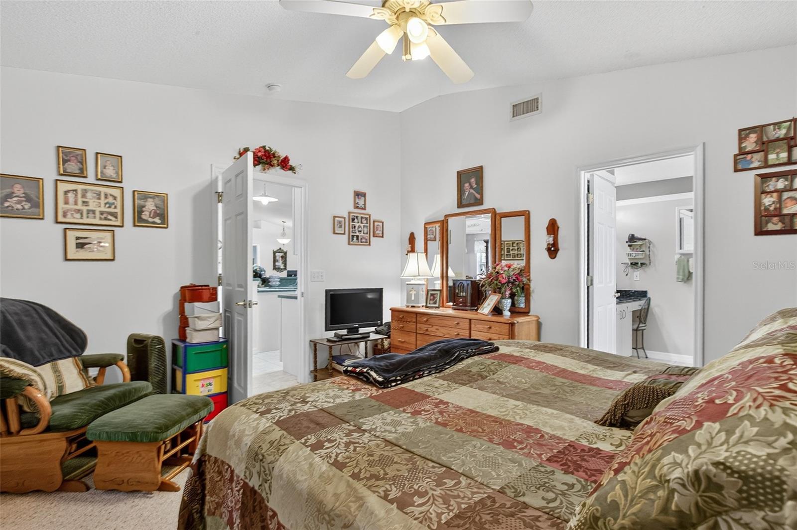 Image 21 of 56 For 2 Long Place