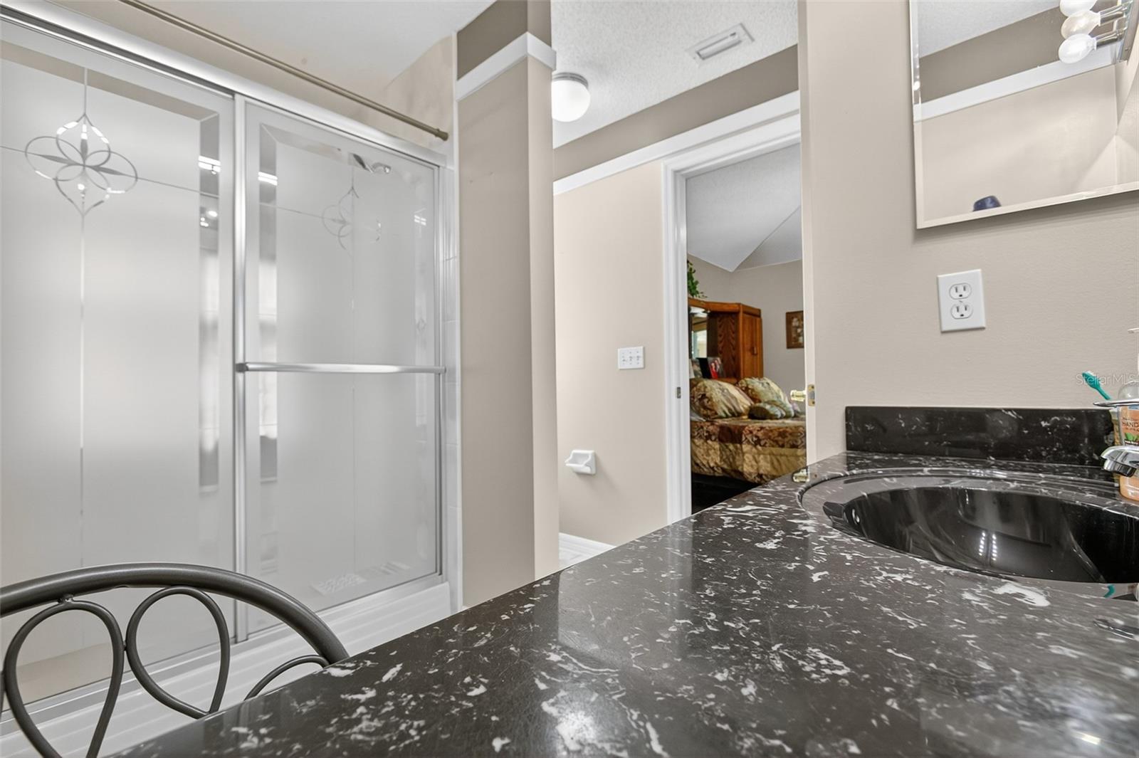 Image 23 of 56 For 2 Long Place