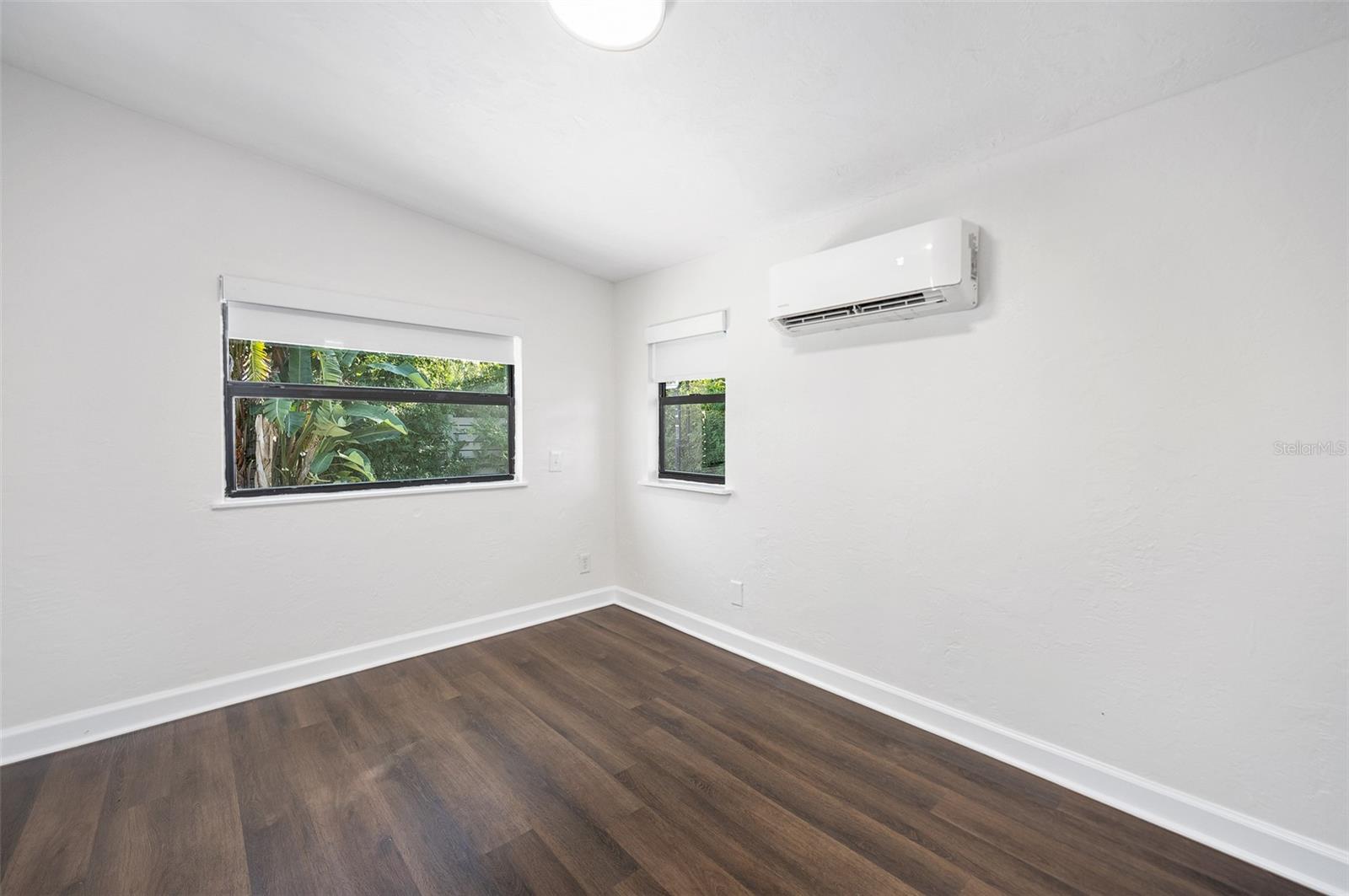 Image 26 of 48 For 116 Neptune Avenue