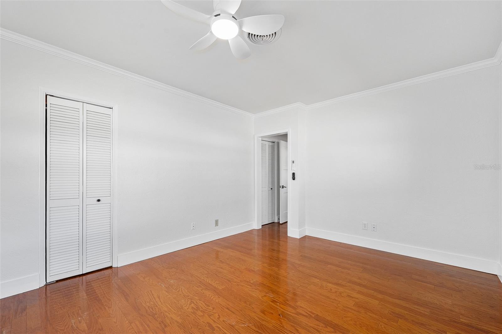 Image 33 of 48 For 116 Neptune Avenue