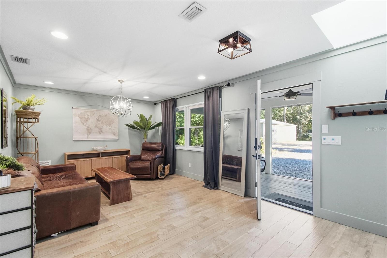 Image 11 of 53 For 3 Creek Bluff Run