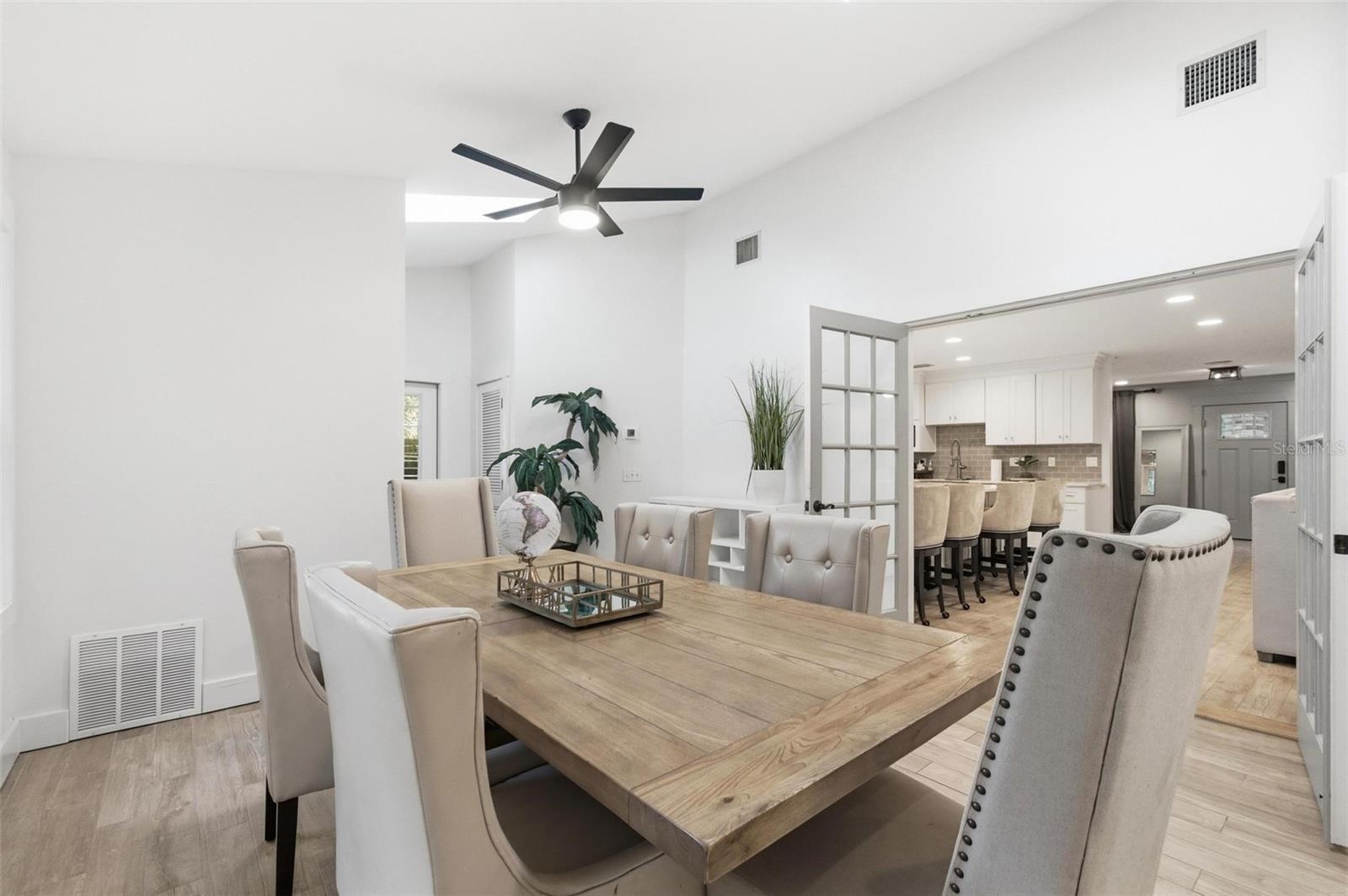 Image 22 of 53 For 3 Creek Bluff Run